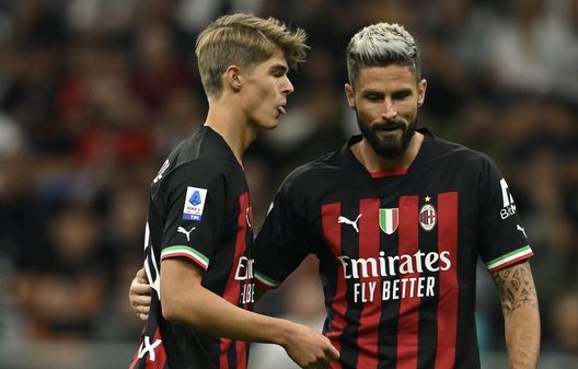 Charles De Ketelaere e Olivier Giroud (attaccanti AC Milan) qui durante Milan-Napoli 1-2 (Serie A 2022-2023) | News (Getty Images) De Ketelaere Giroud AC Milan Milan-Napoli 1-2 Serie A 2022-2023