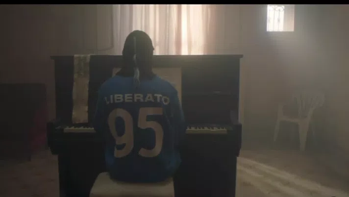 VIDEO Liberato pubblica il nuovo singolo dedicato al Napoli - immagine 1