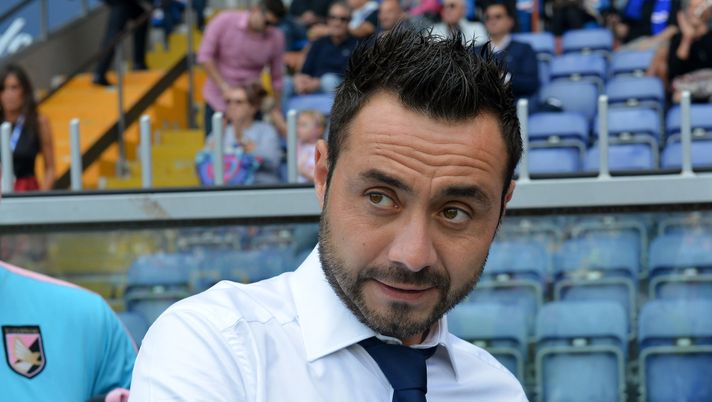 GENOA, ITALY - OCTOBER 02:  Head coach Roberto De Zerbi of Palermo looks on  during the Serie A match between UC Sampdoria and US Citta di Palermo at Stadio Luigi Ferraris on October 2, 2016 in Genoa, Italy.  (Photo by Getty Images/Getty Images) 