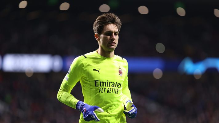 MADRID, SPAIN - NOVEMBER 24: Goalkeeper Ciprian Tatarusanu of AC Milan in action during the UEFA Champions League group B match between Atletico Madrid and AC Milan at Wanda Metropolitano on November 24, 2021 in Madrid, Spain. (Photo by Gonzalo Arroyo Moreno/Getty Images) Milan, Tatarusanu positivo. Leao e Rebic in gruppo a metà, Ibra sarà titolare - immagine 1