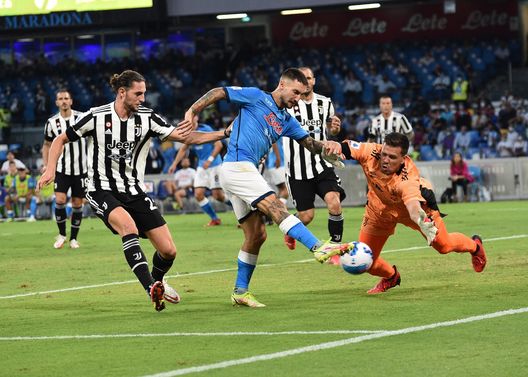 (Photo by SSC NAPOLI via Getty Images) De Giovanni: “Sogno di battere 1-0 la Juve, ma il Napoli non sa accontentarsi”- immagine 2