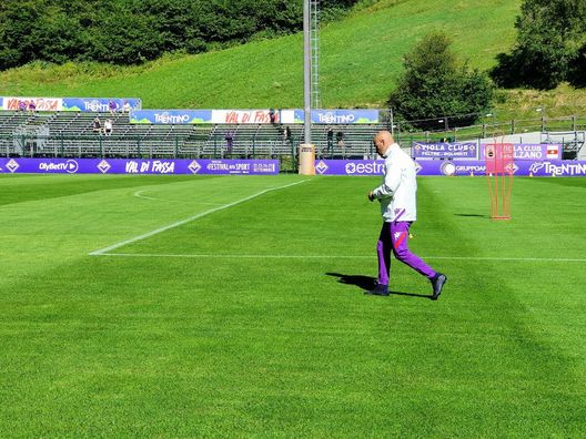 Fiorentina LIVE Moena 2022. Giorno 2: allenamento finito, scintille Nico-Sottil - immagine 11