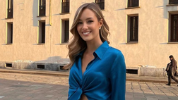 Viky Varga a spasso per Milano. Lady Pellè, look elegante per un sabato in città