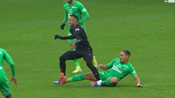 VIDEO Neymar, infortunio horror: l’urlo, le lacrime e l’uscita in barella