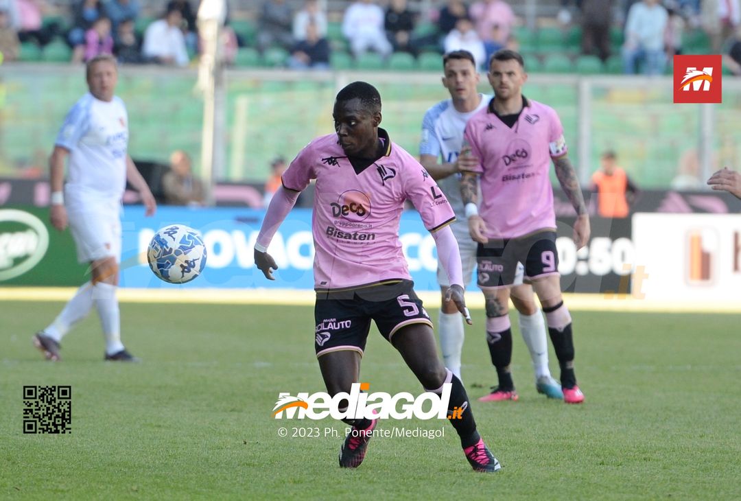 FOTO Palermo-Benevento 1-1, 34ª giornata di Serie B 2022-2023 (La Gallery) - immagine 46