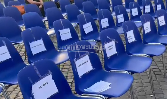L'altra fila L'altra fila