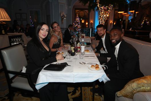 Acerbi e Akpa Akpro alla cena di Natale Acerbi e Akpa Akpro alla cena di Natale