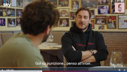VIDEO Totti, Speravo de morì prima: “All’Inter il gol più bello su punizione. Perché ho cambiato stile? Non c’era più gusto”