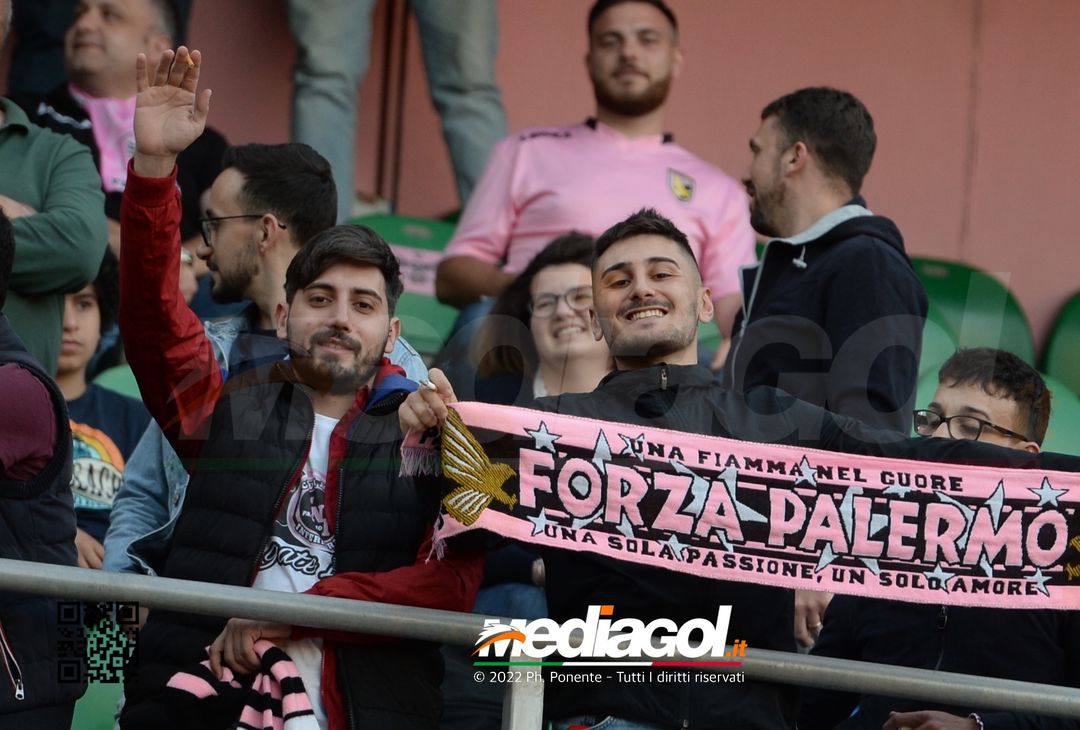 Fototifo, i tifosi allo stadio per Palermo-Virtus Entella 2-2 (gallery) - immagine 33