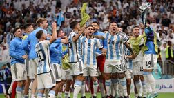 VIDEO / “Muchachos”, com’è nato l’inno-tormentone dell’Argentina. Lo canta anche Messi…