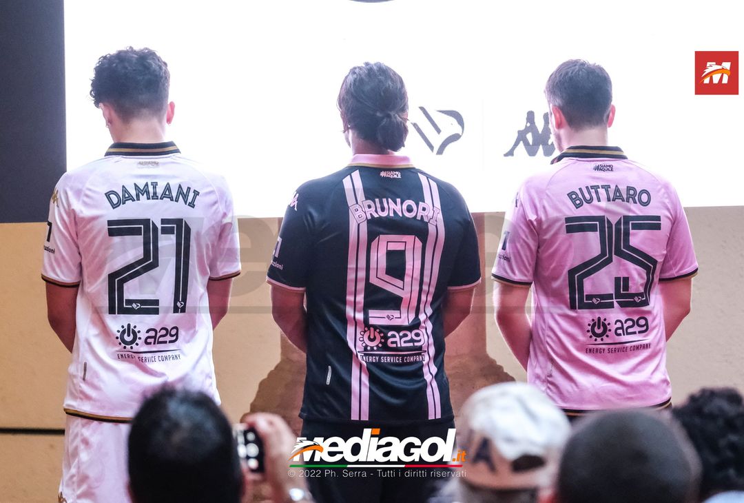 FOTO PALERMO, presentazione nuove maglie gara Palermo 2022/2023 (Gallery) - immagine 42