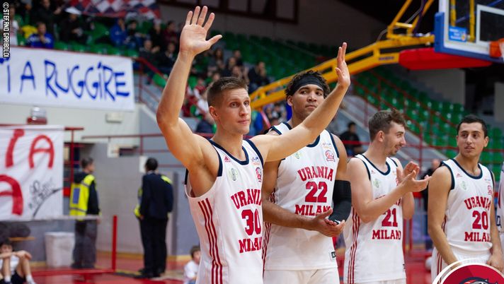 Derby di basket, divieto di…cori: scatta la rissa, cinque Daspo Derby di basket, divieto di…cori: scatta la rissa, cinque Daspo - immagine 1