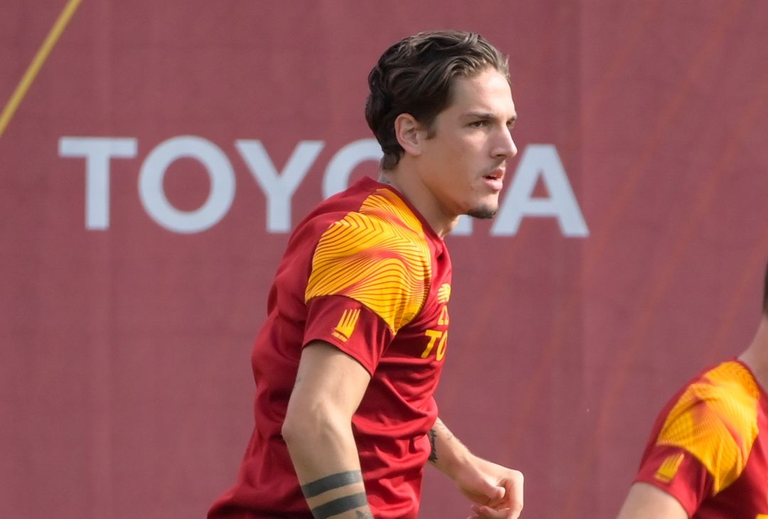 Roma in campo per preparare la sfida con il Napoli: c’è Kumbulla – FOTO GALLERY - immagine 9