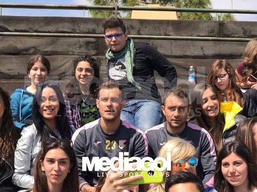 Diamanti, Vitiello e gli studenti del progetto 'La Scuola al Barbera' Diamanti, Vitiello e gli studenti del progetto 'La Scuola al Barbera'
