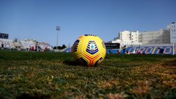 Aggrediti in spiaggia 4 calciatori del Crotone dopo una sconfitta. La società: “Inaccettabile”