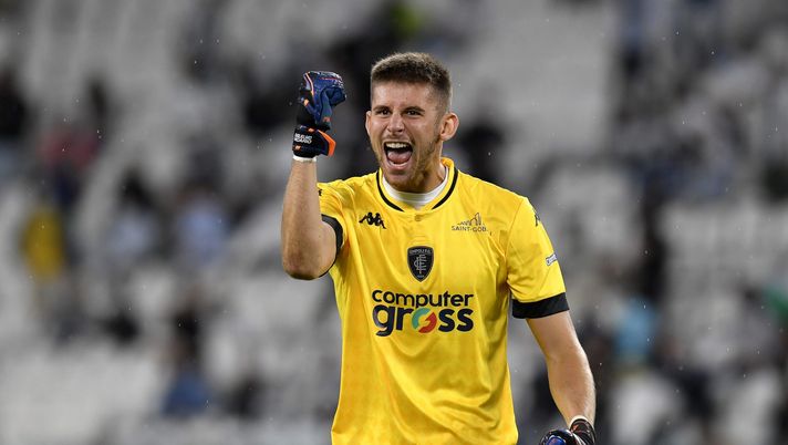 TURIN, ITALY - AUGUST 28: Guglielmo Vicario of Empoli FC celebrates their victory at the end of the Serie A match between Juventus and Empoli FC at Juventus Stadium on August 28, 2021 in Turin, Italy. (Photo by Giorgio Perottino/Getty Images) 