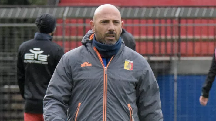 Catanzaro, esonerato l’allenatore Calabro dopo il pari con il Monterosi - immagine 1
