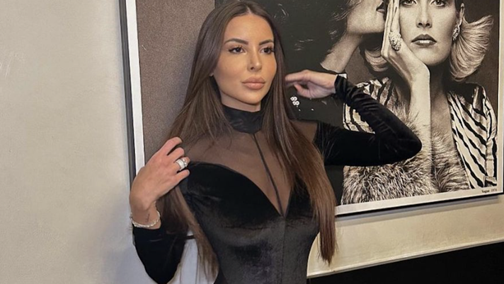 Instagram: @marialuisajacobelli_ “Tutti gli occhi su di me”: Marialuisa Jacobelli, sexy trasparenze per salutare il 2022 - immagine 1