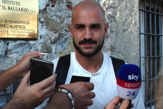 Dal derby con la maglia della Samp al derby con la maglia del Genoa Dal derby con la maglia della Samp al derby con la maglia del Genoa