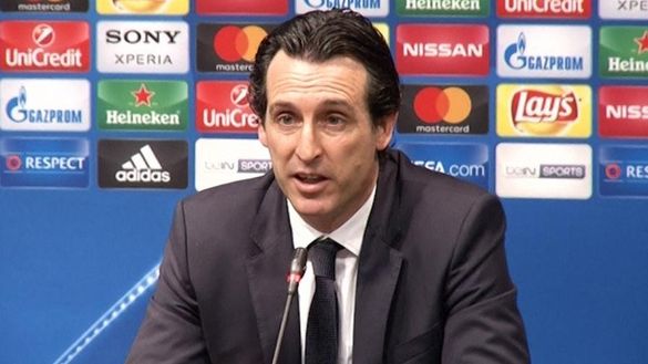 Il tecnico del Paris Saint-Germain, Unai Emery, che parla in conferenza stampa ai tempi del Siviglia Il tecnico del Paris Saint-Germain, Unai Emery, che parla in conferenza stampa ai tempi del Siviglia