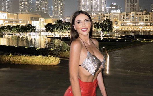 Marialuisa Jacobelli, il look total black è sexy: le trasparenze infiammano i fan- immagine 2