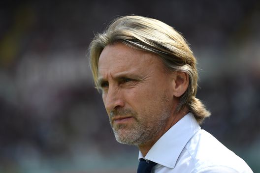  TURIN, ITALY - APRIL 15: FC Crotone head coach Davide Nicola looks on during the Serie A match between FC Torino and FC Crotone at Stadio Olimpico di Torino on April 15, 2017 in Turin, Italy. (Photo by Valerio Pennicino/Getty Images) 