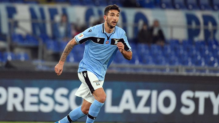 ROME, ITALY - JANUARY 14: Danilo Cataldi of SS Lazio kicks the ball during the Coppa Italia match between SS Lazio and US Cremonese at Olimpico Stadium on January 14, 2020 in Rome, Italy. (Photo by Marco Rosi/Getty Images) ROME, ITALY - JANUARY 14: Danilo Cataldi of SS Lazio kicks the ball during the Coppa Italia match between SS Lazio and US Cremonese at Olimpico Stadium on January 14, 2020 in Rome, Italy. (Photo by Marco Rosi/Getty Images)
