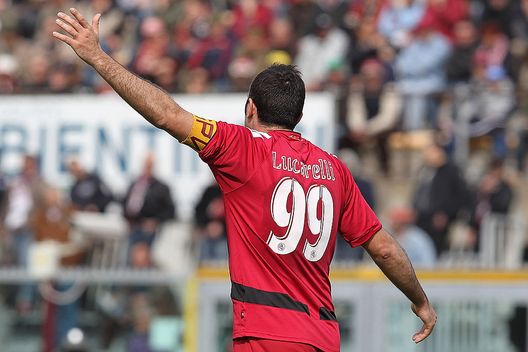 LIVORNO, ITALY - MARCH 28: Cristiano Lucarelli of AS Livorno Calcio gestures during the Serie A match between AS Livorno Calcio and AS Bari at Stadio Armando Picchi on March 28, 2010 in Livorno, Italy. (Photo by Gabriele Maltinti/Getty Images) LIVORNO, ITALY - MARCH 28: Cristiano Lucarelli of AS Livorno Calcio gestures during the Serie A match between AS Livorno Calcio and AS Bari at Stadio Armando Picchi on March 28, 2010 in Livorno, Italy. (Photo by Gabriele Maltinti/Getty Images)