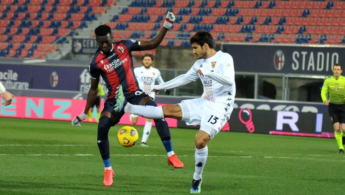 BOLOGNA, ITALY - FEBRUARY 12: Musa Barrow of Bologna FC kicks towards the goal during the Serie A match between Bologna FC and Benevento Calcio at Stadio Renato Dall'Ara on February 12, 2021 in Bologna, Italy. (Photo by Mario Carlini / Iguana Press/Getty Images) BOLOGNA, ITALY - FEBRUARY 12: Musa Barrow of Bologna FC kicks towards the goal during the Serie A match between Bologna FC and Benevento Calcio at Stadio Renato Dall'Ara on February 12, 2021 in Bologna, Italy. (Photo by Mario Carlini / Iguana Press/Getty Images)