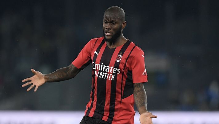 Franck Kessié (centrocampista AC Milan) qui durante Napoli-Milan 0-1 (Serie A 2021-2022) | News (Getty Images) Franck Kessié AC Milan Napoli-Milan 0-1 Serie A 2021-2022