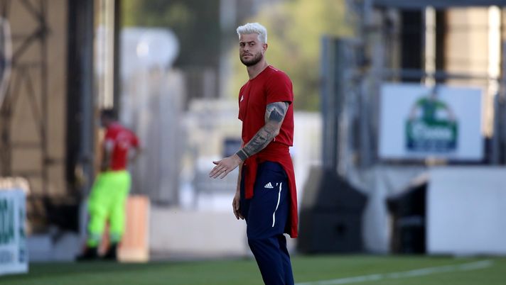 CAGLIARI, ITALY - MAY 22: Alberto Cerri of Cagliari looks during the Serie A match between Cagliari Calcio and Genoa CFC at Sardegna Arena on May 22, 2021 in Cagliari, Italy. Sporting stadiums around Italy remain under strict restrictions due to the Coronavirus Pandemic as Government social distancing laws prohibit fans inside venues resulting in games being played behind closed doors (Photo by Enrico Locci/Getty Images) CAGLIARI, ITALY - MAY 22: Alberto Cerri of Cagliari looks during the Serie A match between Cagliari Calcio and Genoa CFC at Sardegna Arena on May 22, 2021 in Cagliari, Italy. Sporting stadiums around Italy remain under strict restrictions due to the Coronavirus Pandemic as Government social distancing laws prohibit fans inside venues resulting in games being played behind closed doors (Photo by Enrico Locci/Getty Images)