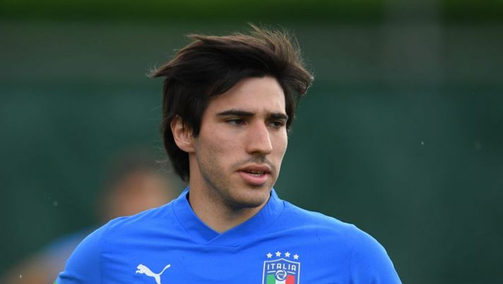 FLORENCE, ITALY - MAY 28: Sandro Tonali of Italy in action during an Italy training session at Centro Tecnico Federale di Coverciano on May 28, 2022 in Florence, Italy. (Photo by Claudio Villa/Getty Images) NEWS – Attenti a Rrahmani e Tonali! Theo, Onana, Calhanoglu, Lukaku, Pellegrini, Gabbiadini… - immagine 1