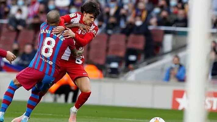 Barcellona-Atletico Madrid: Dani Alves gol e poker blaugrana! Xavi supera Simeone  Barcellona