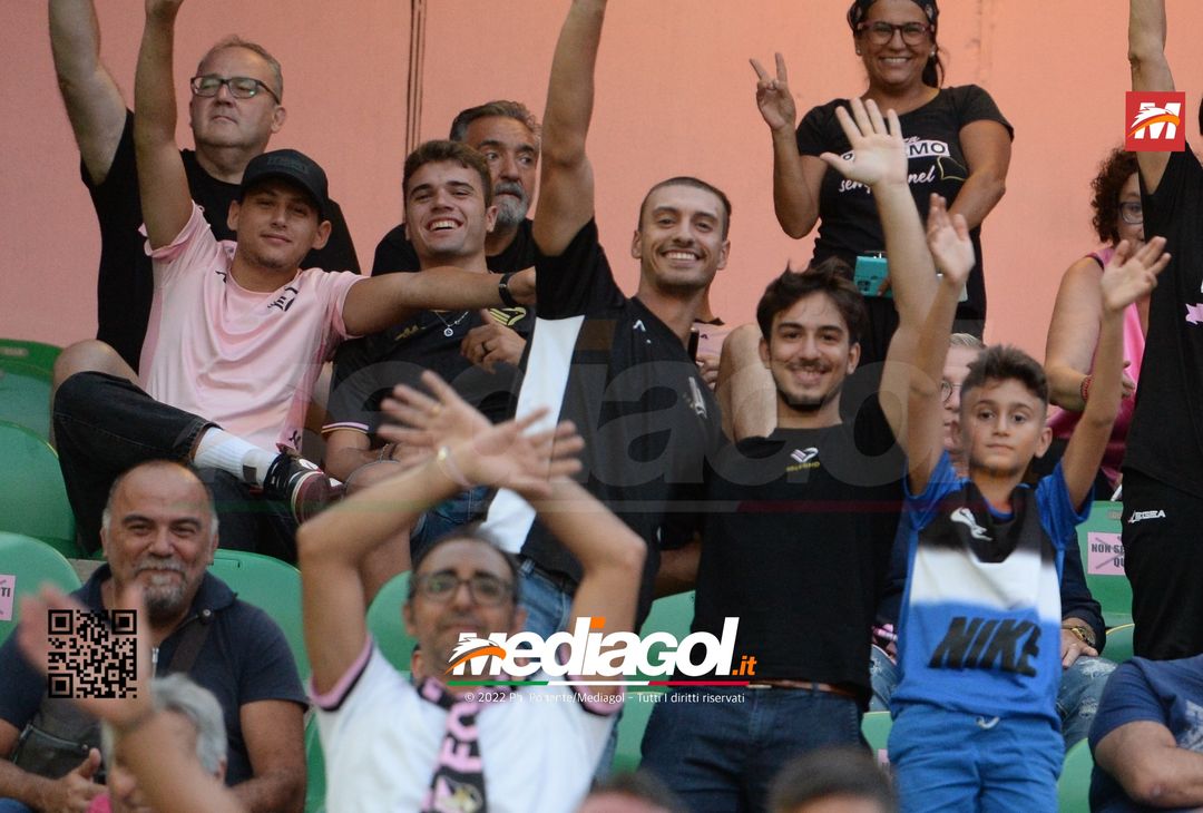FOTOTIFO, Palermo-Perugia 2-0: i tifosi allo stadio Renzo Barbera (Gallery) - immagine 60