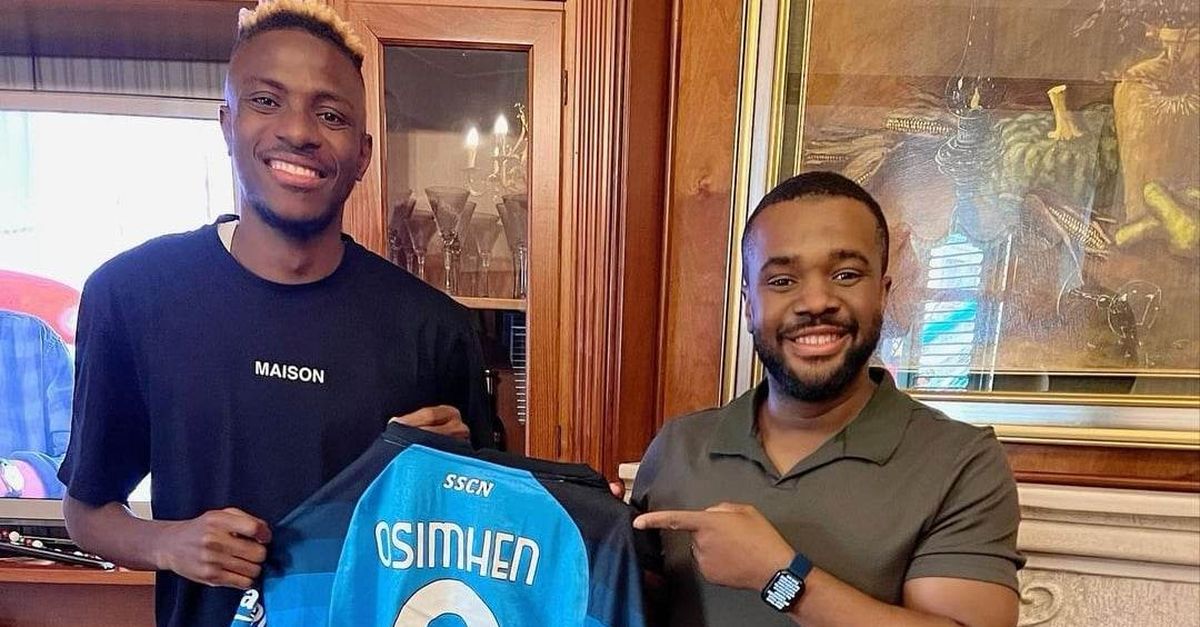 VIDEO Osimhen Fa Un Regalo All’attore Connazionale Williams Uchemba ...