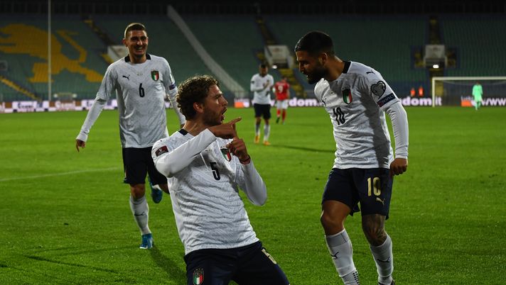 SOFIA, BULGARIA - MARCH 28: Manuel Locatelli of Italy celebrates with Lorenzo Insigne of Italy after scoring the opening goal during the FIFA World Cup 2022 Qatar qualifying match between Bulgaria and Italy on March 28, 2021 in Sofia, Bulgaria. (Photo by Claudio Villa/Getty Images) SOFIA, BULGARIA - MARCH 28: Manuel Locatelli of Italy celebrates with Lorenzo Insigne of Italy after scoring the opening goal during the FIFA World Cup 2022 Qatar qualifying match between Bulgaria and Italy on March 28, 2021 in Sofia, Bulgaria. (Photo by Claudio Villa/Getty Images)