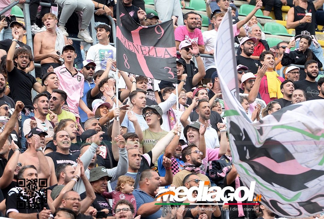 FOTOTIFO Palermo-Pisa 3-3, i tifosi allo Stadio “Renzo Barbera” (Gallery) - immagine 57