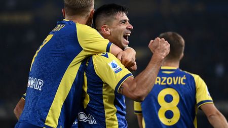 VERONA, ITALY - OCTOBER 30: Giovanni Simeone of Hellas Verona celebrates after scoring the opening goal during the Serie A match between Hellas and Juventus at Stadio Marcantonio Bentegodi on October 30, 2021 in Verona, Italy. (Photo by Alessandro Sabattini/Getty Images) VERONA, ITALY - OCTOBER 30: Giovanni Simeone of Hellas Verona celebrates after scoring the opening goal during the Serie A match between Hellas and Juventus at Stadio Marcantonio Bentegodi on October 30, 2021 in Verona, Italy. (Photo by Alessandro Sabattini/Getty Images)