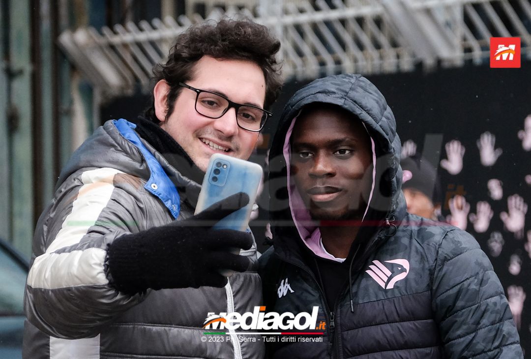 FOTO Genoa-Palermo, i rosanero in partenza dallo stadio “Renzo Barbera” (Gallery) - immagine 7