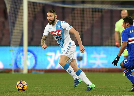  NAPLES, ITALY - JANUARY 07: Lorenzo Tonelli of SSC Napoli in action during the Serie A match between SSC Napoli and UC Sampdoria at Stadio San Paolo on January 7, 2017 in Naples, Italy. (Photo by Francesco Pecoraro/Getty Images) 
