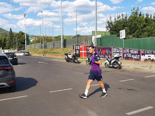 Lirola fuori dal centro sportivo Lirola fuori dal centro sportivo