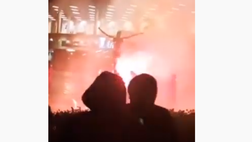 Follia in Svezia: ultras del Malmö bruciano la statua di Ibrahimovic