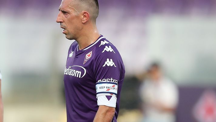 FLORENCE, ITALY - SEPTEMBER 19: Franck Ribery of ACF Fiorentina looks on during the Serie A match between ACF Fiorentina and Torino FC at Stadio Artemio Franchi on September 19, 2020 in Florence, Italy.  (Photo by Gabriele Maltinti/Getty Images) 