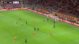 VIDEO Galatasaray-Lazio, che papera di Strakosha: Sarri si arrende a Terim