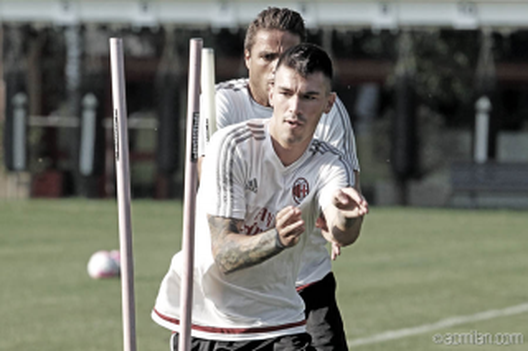 Alessio Romagnoli in allenamento, fonte acmilan.com Alessio Romagnoli in allenamento, fonte acmilan.com