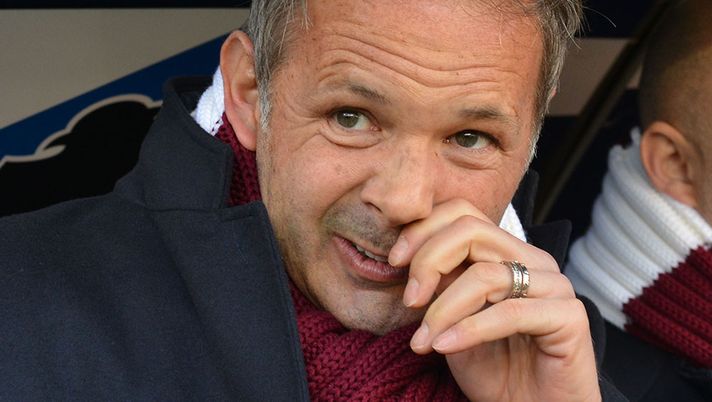 GENOA, ITALY - DECEMBER 04:  Sinisa Mihajlovic head coach Torino during the Serie A match between UC Sampdoria and FC Torino at Stadio Luigi Ferraris on December 4, 2016 in Genoa, Italy.  (Photo by Paolo Rattini/Getty Images)