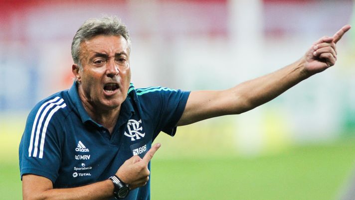 PORTO ALEGRE, BRAZIL - OCTOBER 25: Domenec Torrent, head coach of Flamengo reacts during the match against Internacional as part of Brasileirao Series A 2020 at Beira-Rio Stadium on October 25, 2020 in Porto Alegre, Brazil. (Photo by Silvio Avila/Getty images) PORTO ALEGRE, BRAZIL - OCTOBER 25: Domenec Torrent, head coach of Flamengo reacts during the match against Internacional as part of Brasileirao Series A 2020 at Beira-Rio Stadium on October 25, 2020 in Porto Alegre, Brazil. (Photo by Silvio Avila/Getty images)