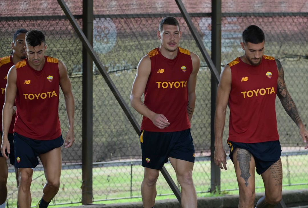 Roma, rifinitura prima del Monza: Belotti c’è. Squadra in ritiro – FOTO GALLERY - immagine 23