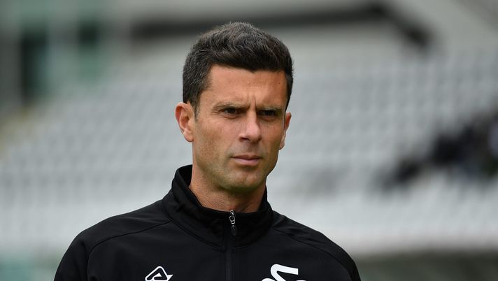 TURIN, ITALY - APRIL 23: Spezia Calcio head coach Thiago Motta looks on during the Serie A match between Torino FC and Spezia Calcio at Stadio Olimpico di Torino on April 23, 2022 in Turin, Italy. (Photo by Valerio Pennicino/Getty Images) Repubblica – La complicata storia tra Motta e lo Spezia - immagine 1
