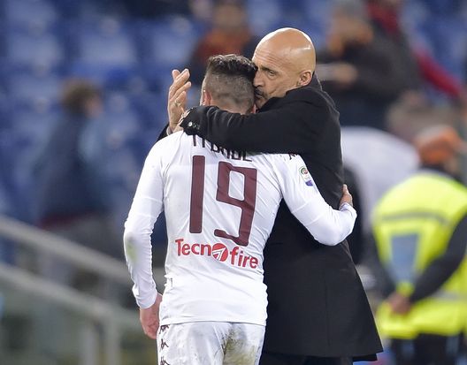 ROME, ITALY - FEBRUARY 19: AS Roma coach Luciano Spalletti and Juan Manuel Iturbe of FC Torino after the Serie A match between AS Roma and FC Torino at Stadio Olimpico on February 19, 2017 in Rome, Italy. (Photo by Luciano Rossi/AS Roma via Getty Images) ROME, ITALY - FEBRUARY 19: AS Roma coach Luciano Spalletti and Juan Manuel Iturbe of FC Torino after the Serie A match between AS Roma and FC Torino at Stadio Olimpico on February 19, 2017 in Rome, Italy. (Photo by Luciano Rossi/AS Roma via Getty Images)